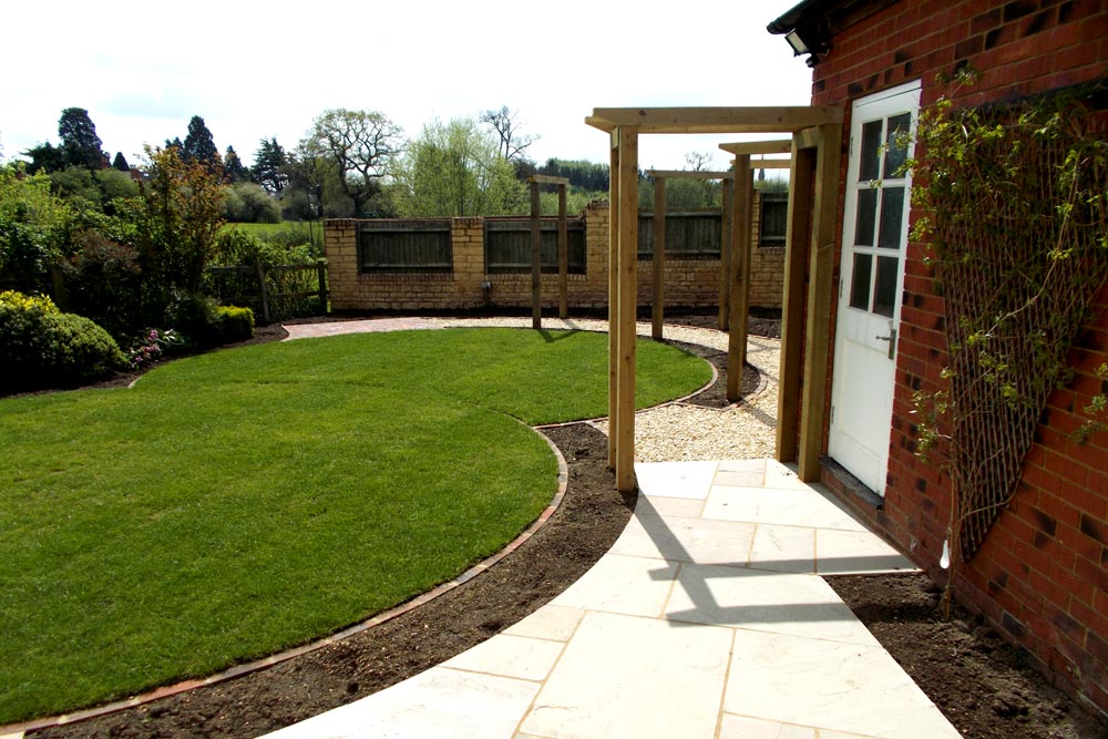 Landscaped garden, raised bed and patio, Moreton-in-Marsh